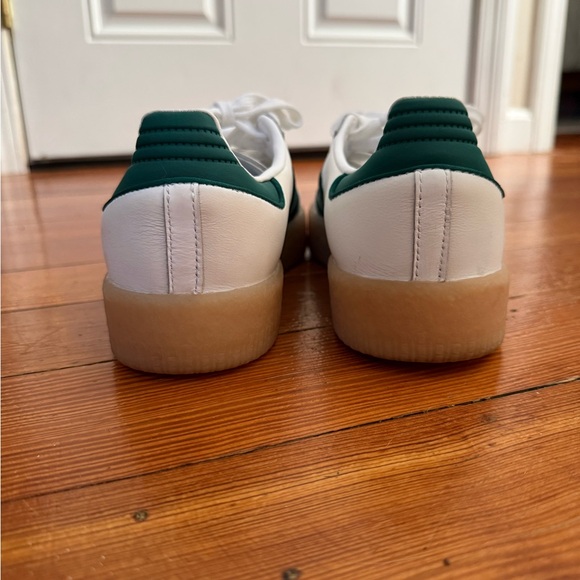 Adidas Sambae Women’s Shoes in White and Green with Gum Sole - Picture 3 of 5